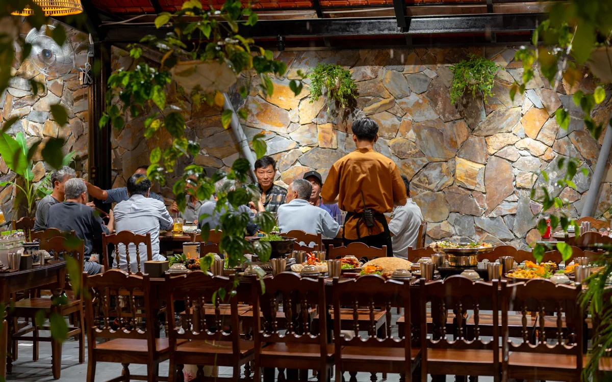 Top Quán Ngon Gần Công Viên Thủ Lệ