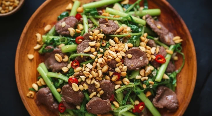 Bò Xào Rau Rút: Món Ngon Độc Đáo Từ Vị Giác Miền Tây Hấp Dẫn
