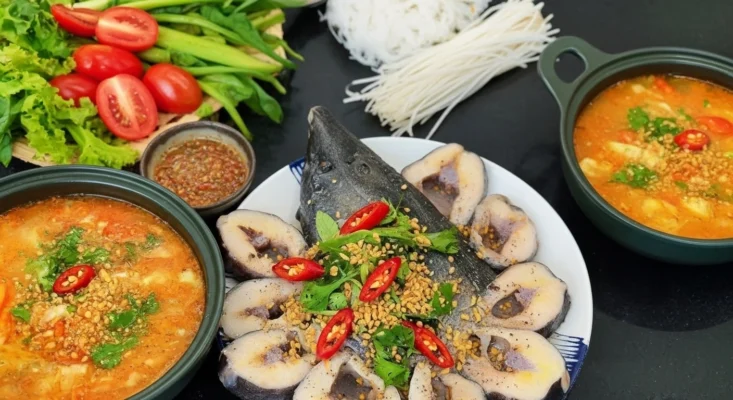 Lẩu Cá Tầm Măng Chua: Hương Vị Miền Tây Gây Thương Nhớ Giữa Lòng Hà Nội
