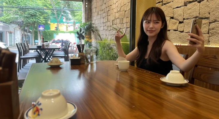 Review Cơm Cháy Kho Quẹt “Thần Thánh”: Vị Ngon Gây Nghiện Cho Dân Hà Thành