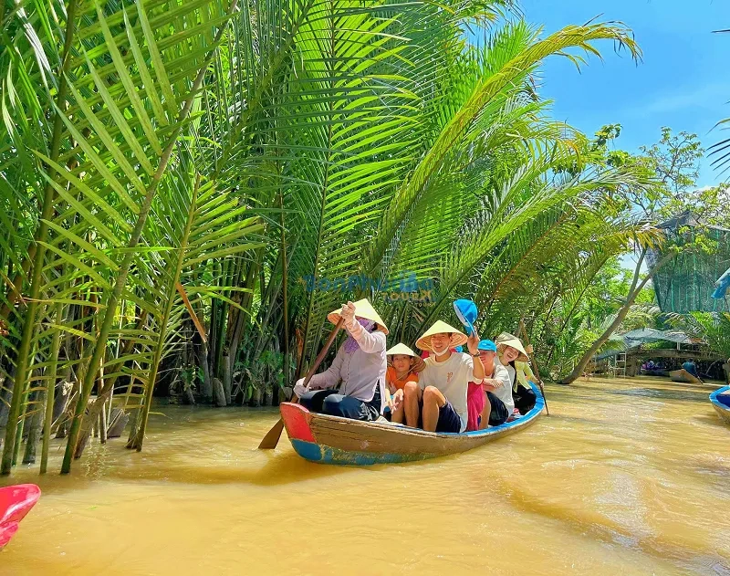 Xuồng Ba Lá: Biểu Tượng Miền Tây – Phương Tiện Đa Năng Của Người Dân